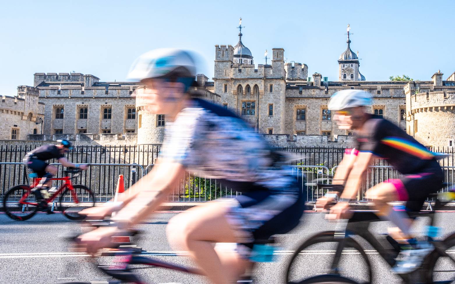 T100 London 2024 Age Group Racing on the 27/28th July 2024 at Royal Victoria Docks, London, UK, (photo:T100/James Mitchell)